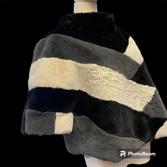 Love Notes Poncho Faux Fur with Sleeves Block Stripes Very Soft! - Picture 2 of 6